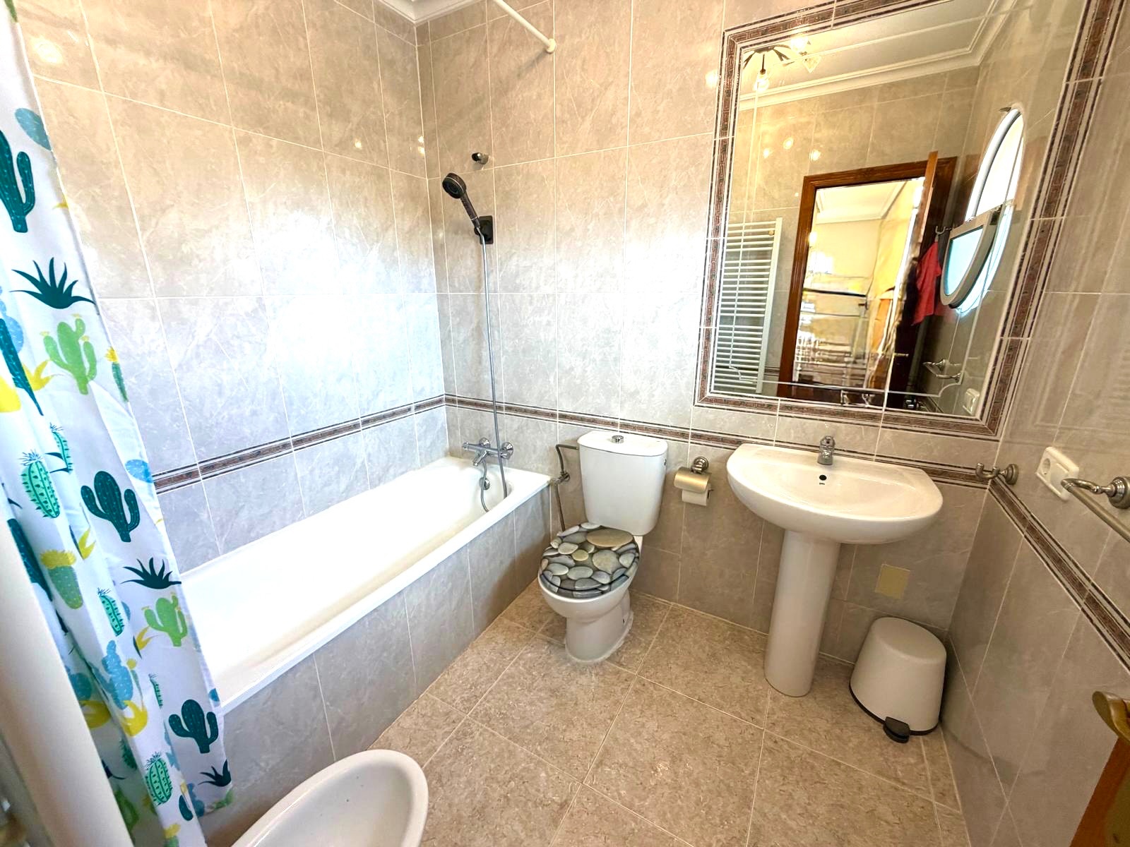 Resale - 3 Bedroom 2 Bathroom Villa in Orihuela Costa - Villamartín-Las Filipinas  - Alicante