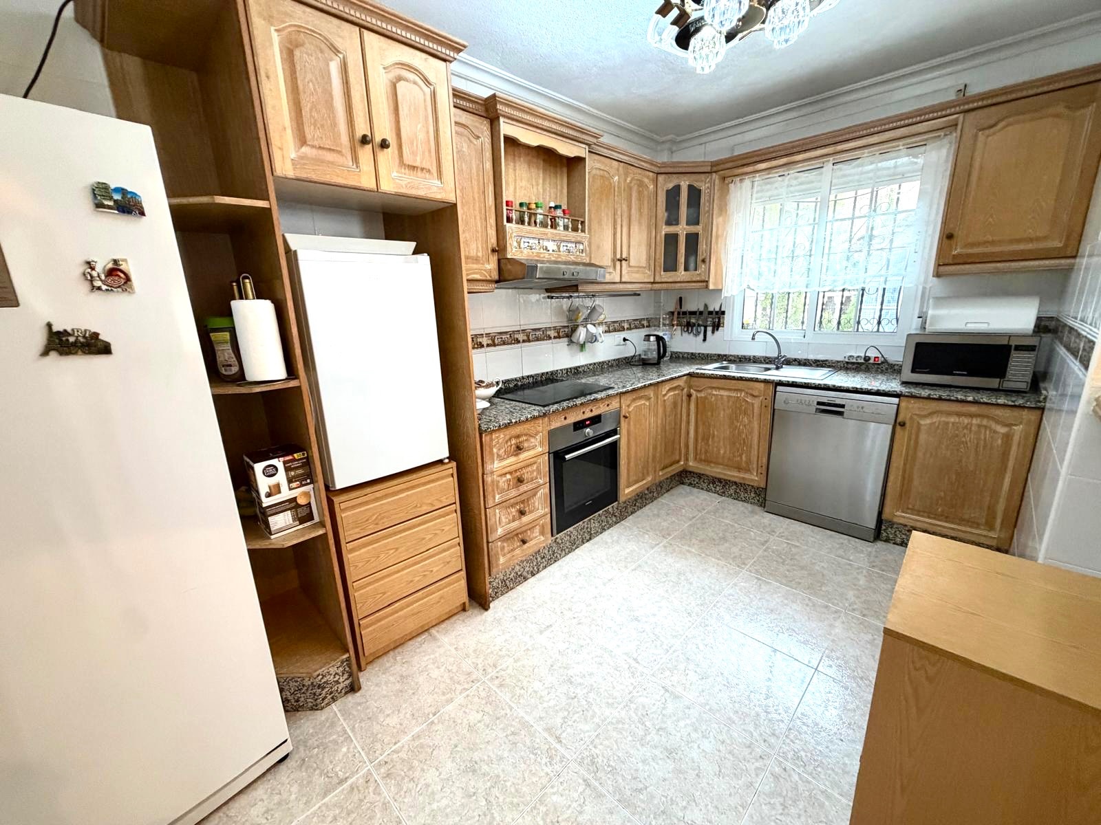 Resale - 3 Bedroom 2 Bathroom Villa in Orihuela Costa - Villamartín-Las Filipinas  - Alicante