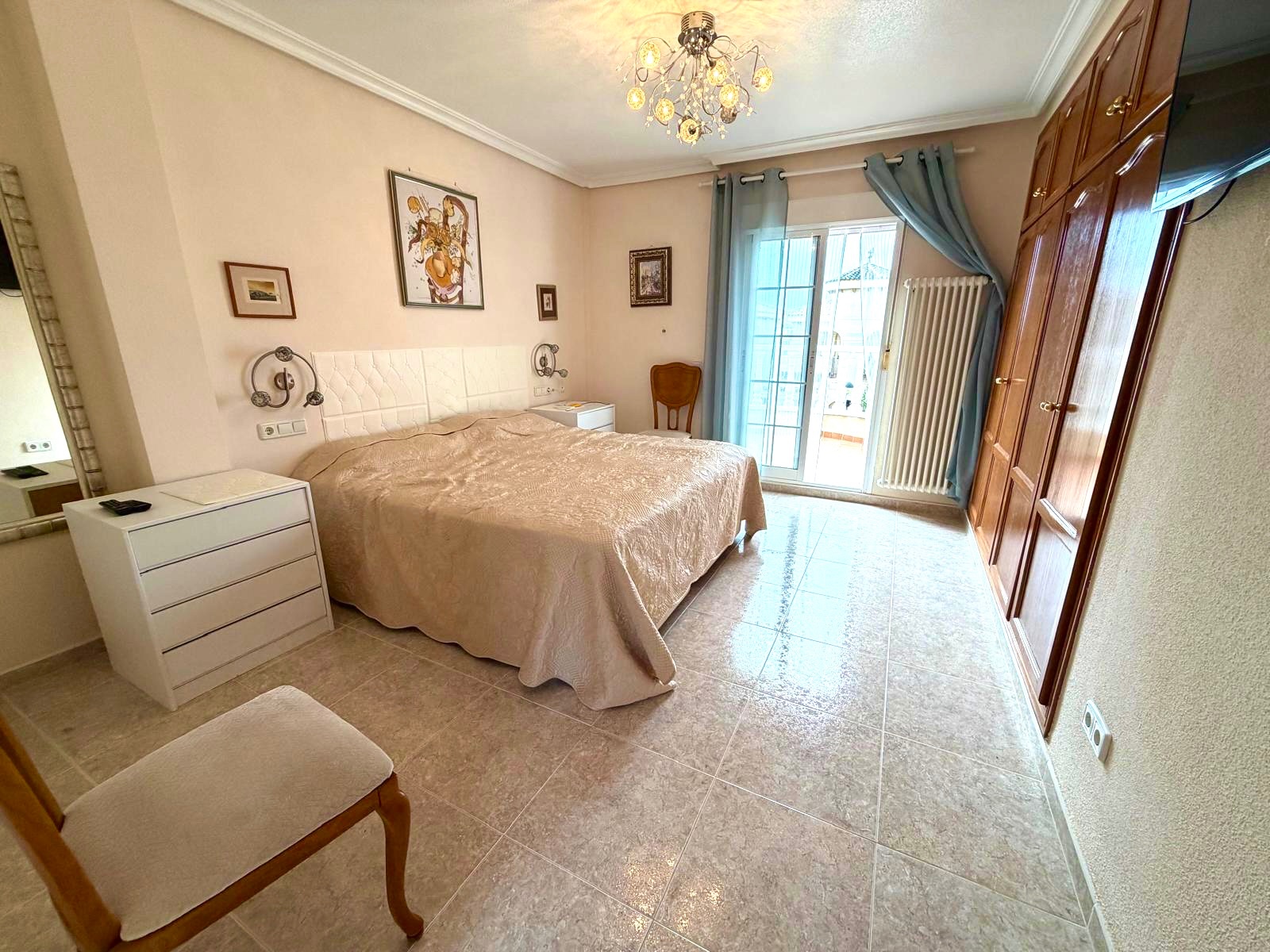 Resale - 3 Bedroom 2 Bathroom Villa in Orihuela Costa - Villamartín-Las Filipinas  - Alicante
