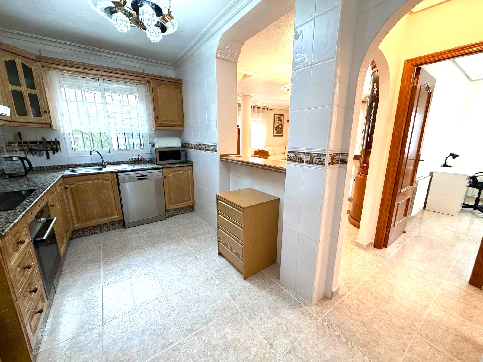 Resale - 3 Bedroom 2 Bathroom Villa in Orihuela Costa - Villamartín-Las Filipinas  - Alicante