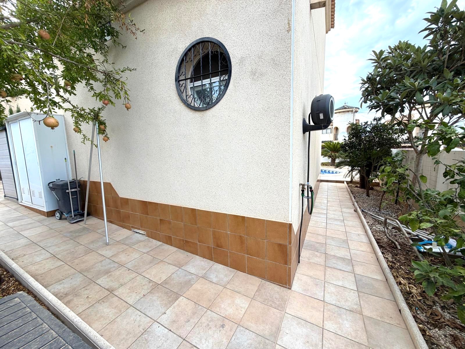 Resale - 3 Bedroom 2 Bathroom Villa in Orihuela Costa - Villamartín-Las Filipinas  - Alicante