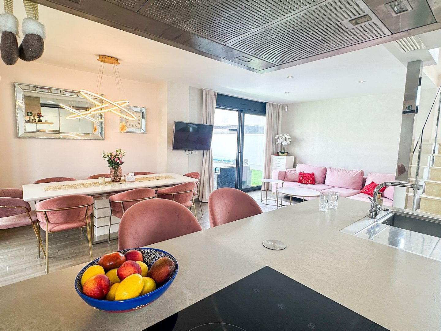 5 Bedroom 3 Bathroom Villa in Torrevieja