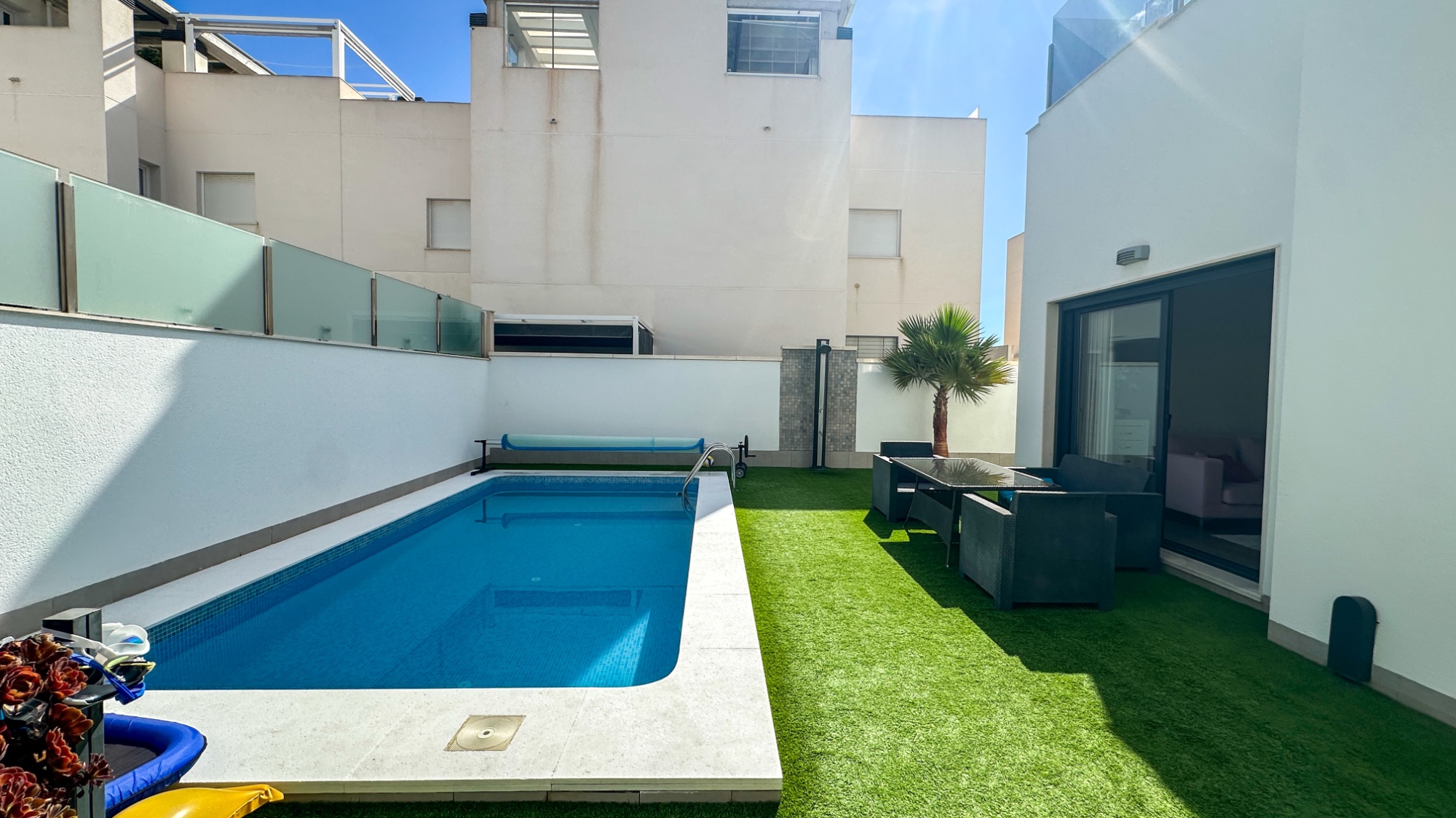 Resale - 5 Bedroom 3 Bathroom Villa in Torrevieja - Nueva Torrevieja - Aguas Nuevas  - Alicante