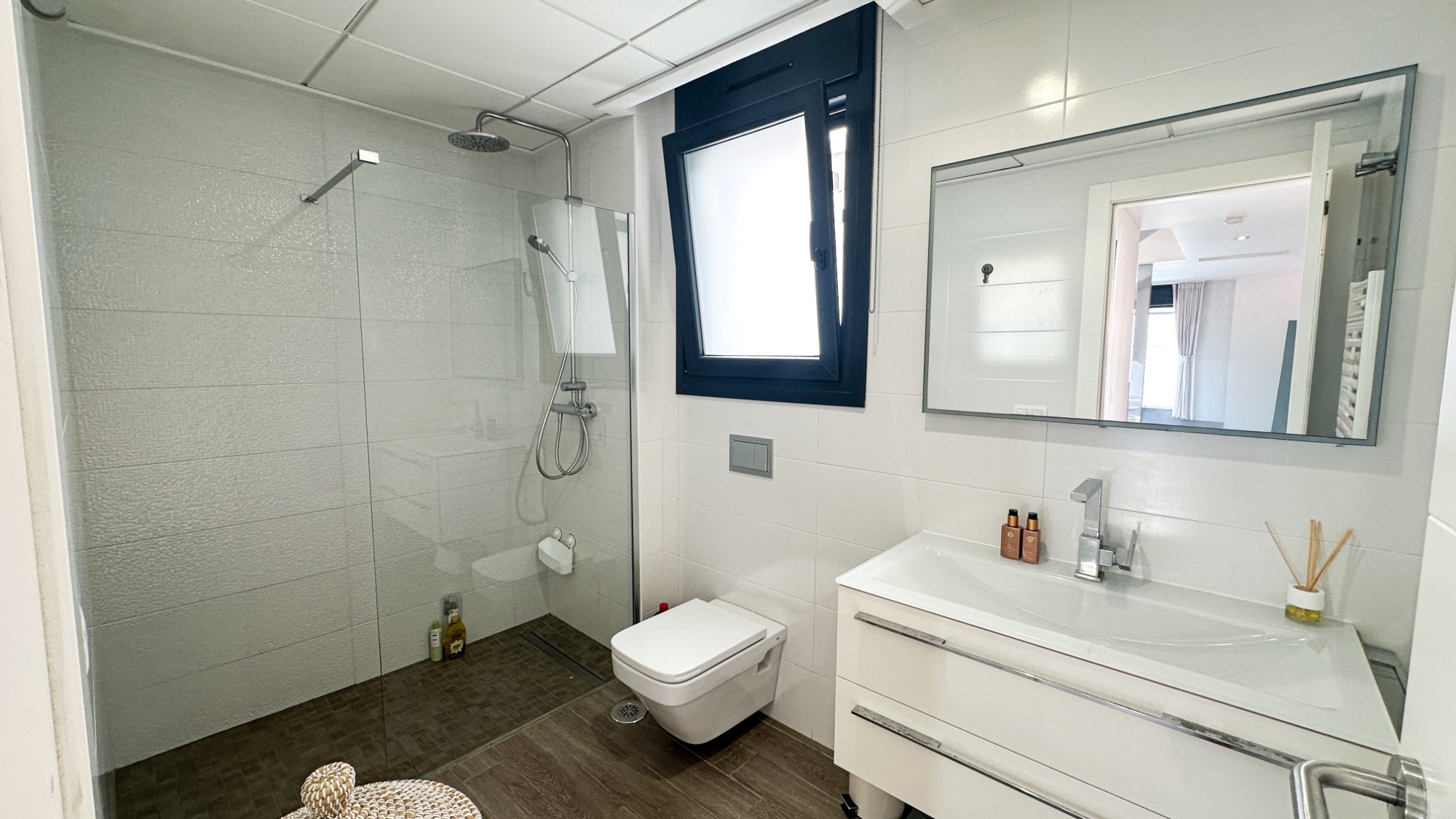 Resale - 5 Bedroom 3 Bathroom Villa in Torrevieja - Nueva Torrevieja - Aguas Nuevas  - Alicante