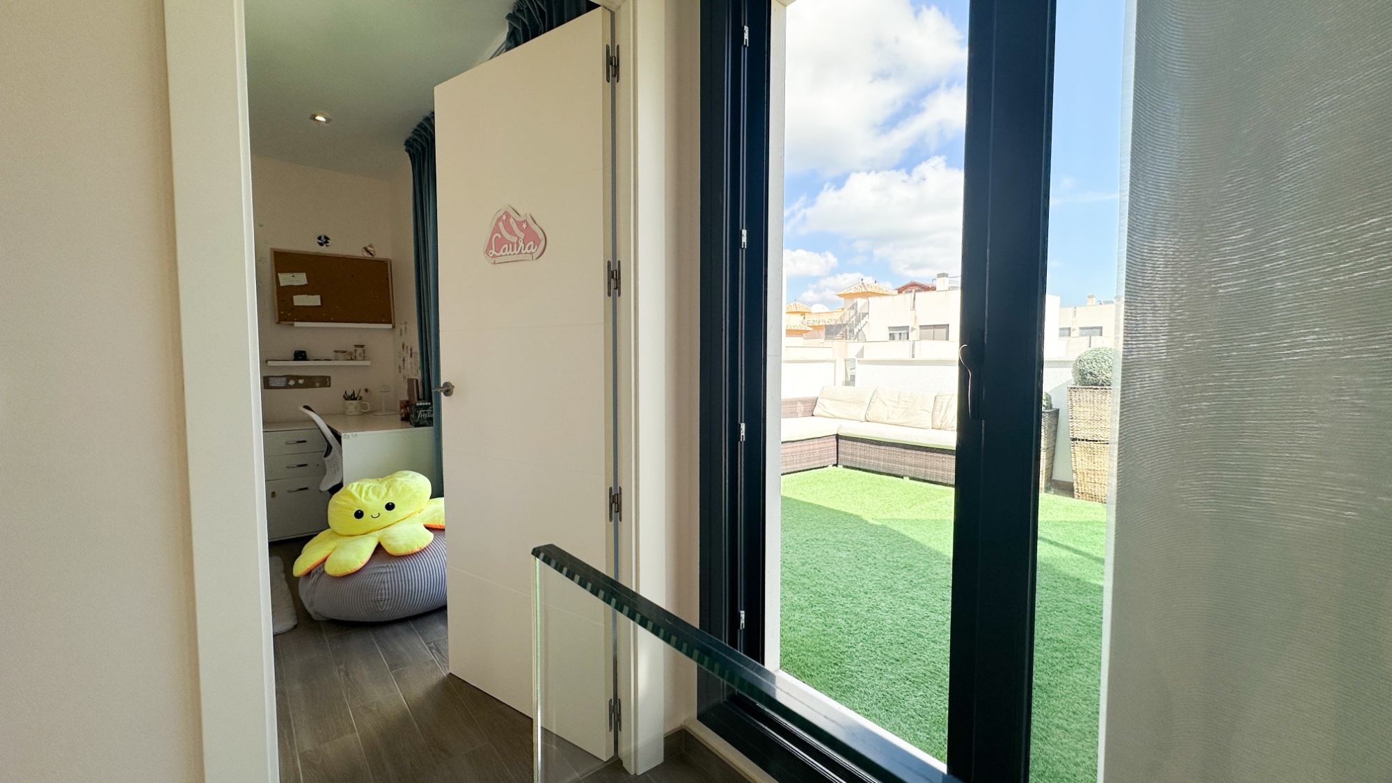 Resale - 5 Bedroom 3 Bathroom Villa in Torrevieja - Nueva Torrevieja - Aguas Nuevas  - Alicante
