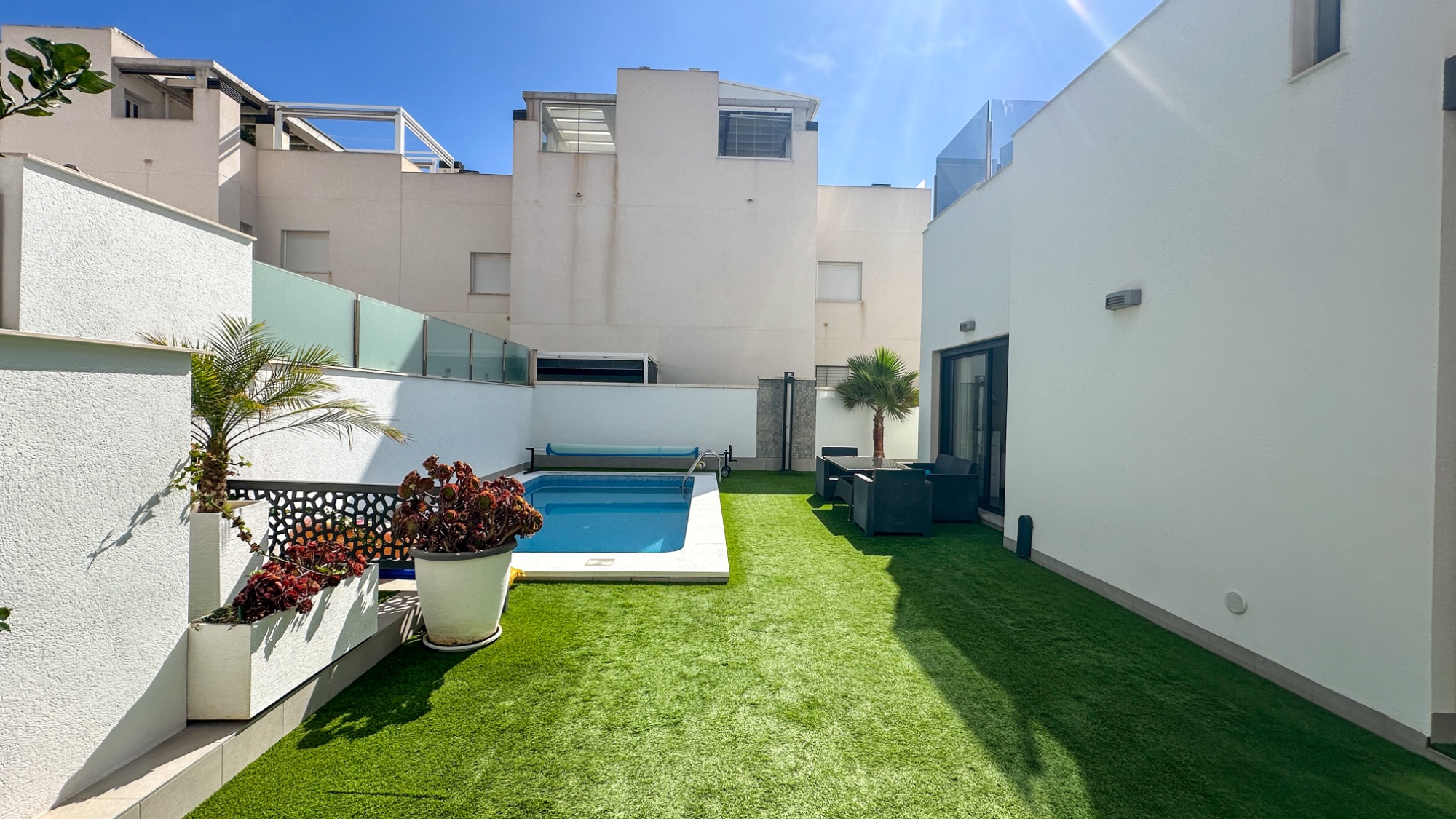 Resale - 5 Bedroom 3 Bathroom Villa in Torrevieja - Nueva Torrevieja - Aguas Nuevas  - Alicante