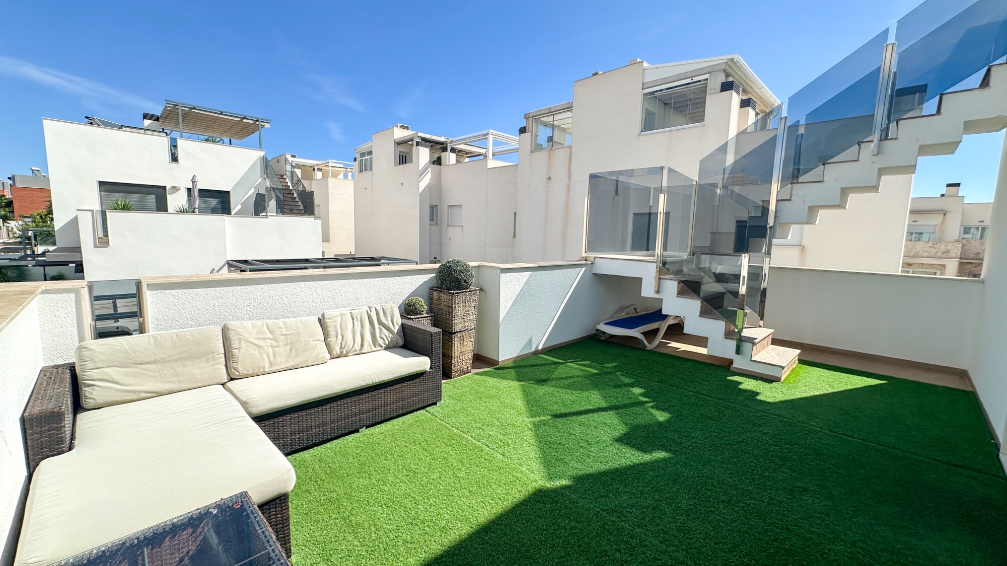 Resale - 5 Bedroom 3 Bathroom Villa in Torrevieja - Nueva Torrevieja - Aguas Nuevas  - Alicante