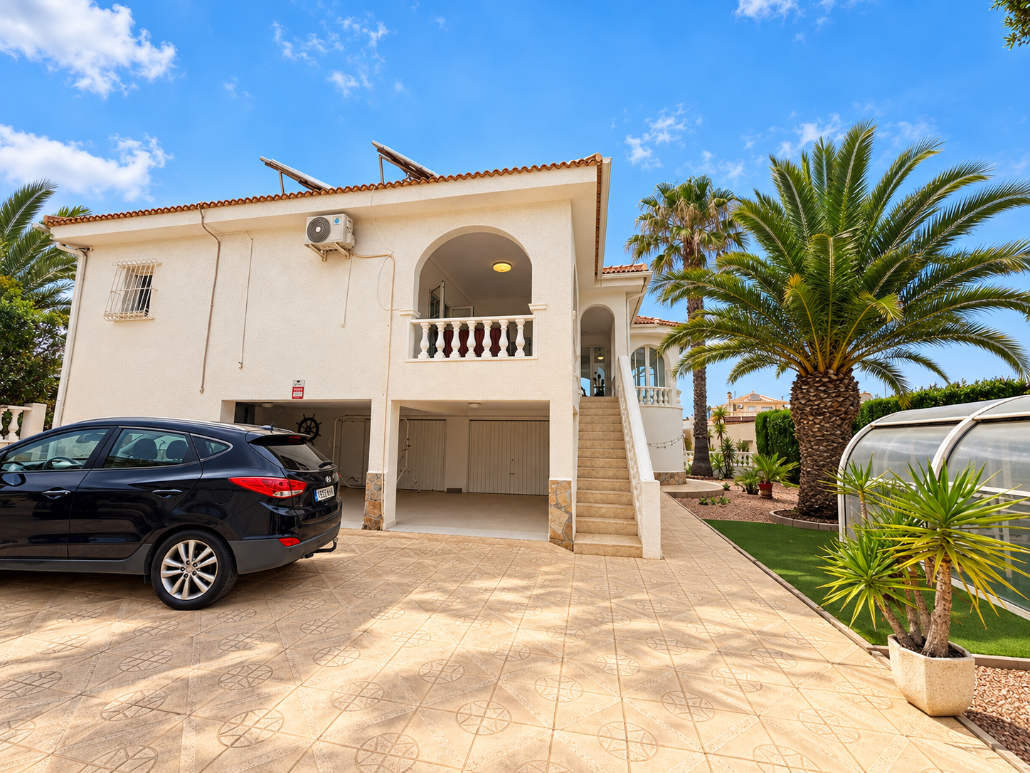 Resale - 5 Bedroom 3 Bathroom Villa in Ciudad Quesada - Ciudad Quesada  - Alicante