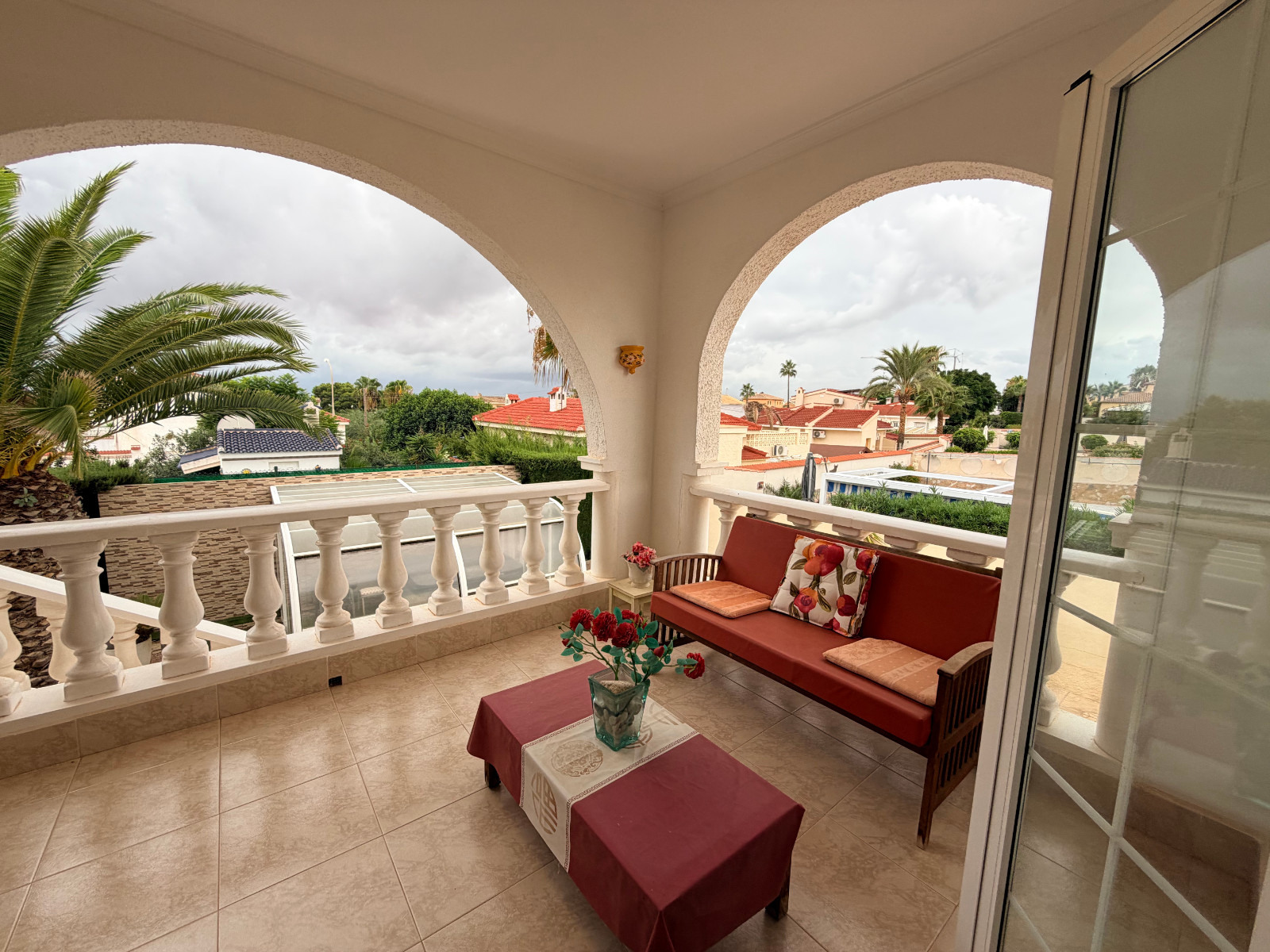 Resale - 5 Bedroom 3 Bathroom Villa in Ciudad Quesada - Ciudad Quesada  - Alicante