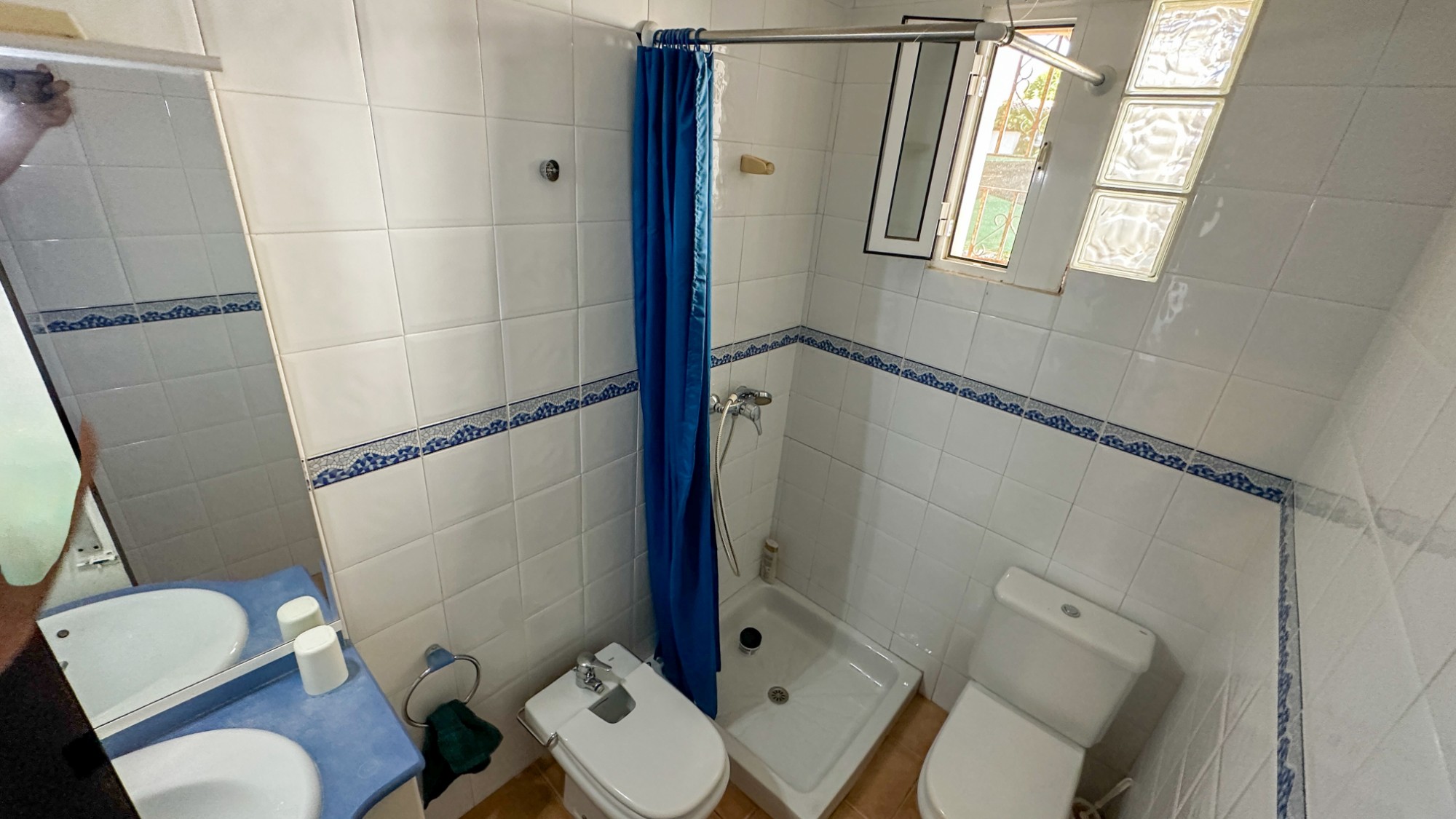 Resale - 4 Bedroom 2 Bathroom Villa in Orihuela Costa - Punta Prima  - Alicante