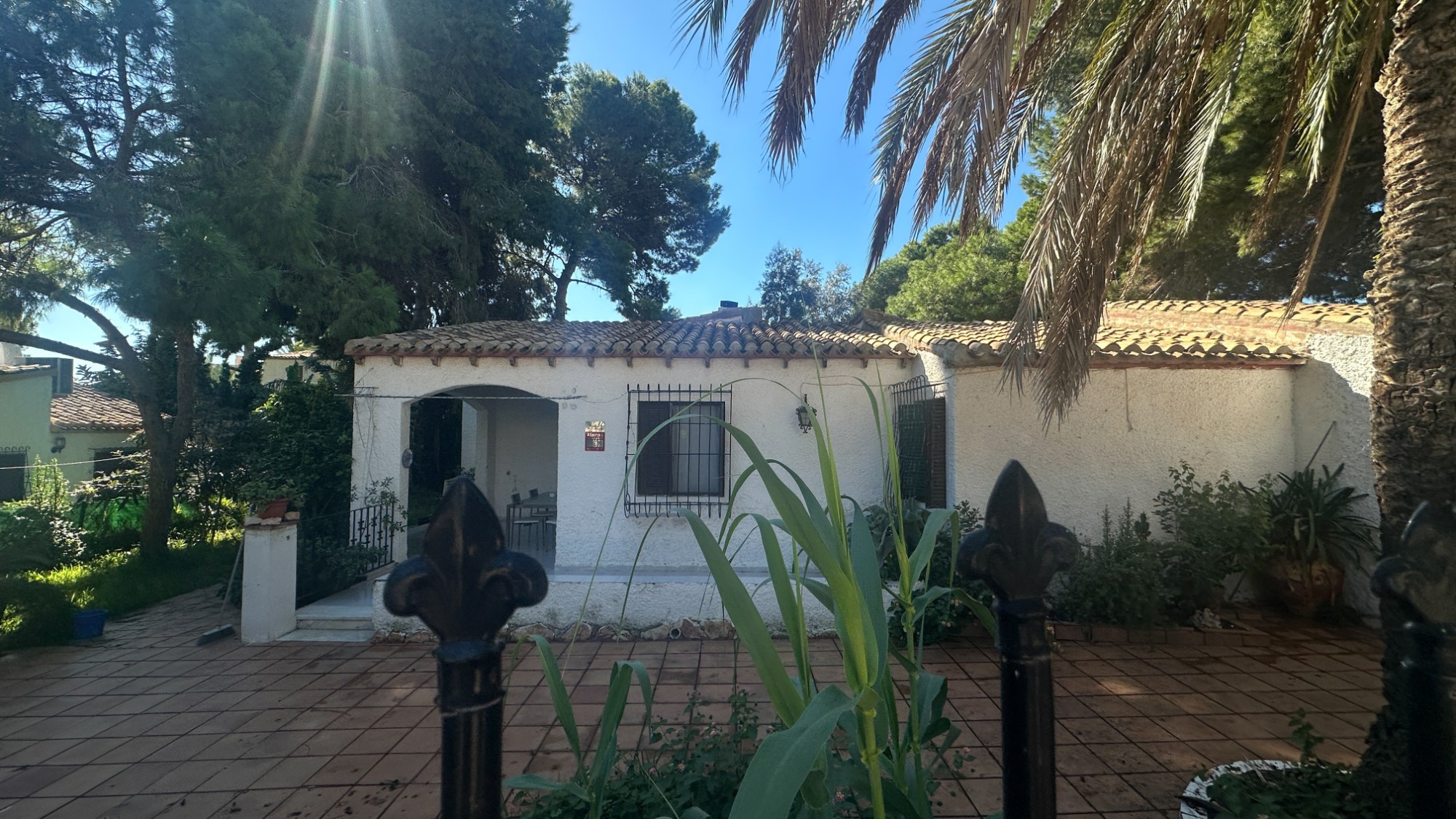 Resale - 4 Bedroom 2 Bathroom Villa in Orihuela Costa - Punta Prima  - Alicante