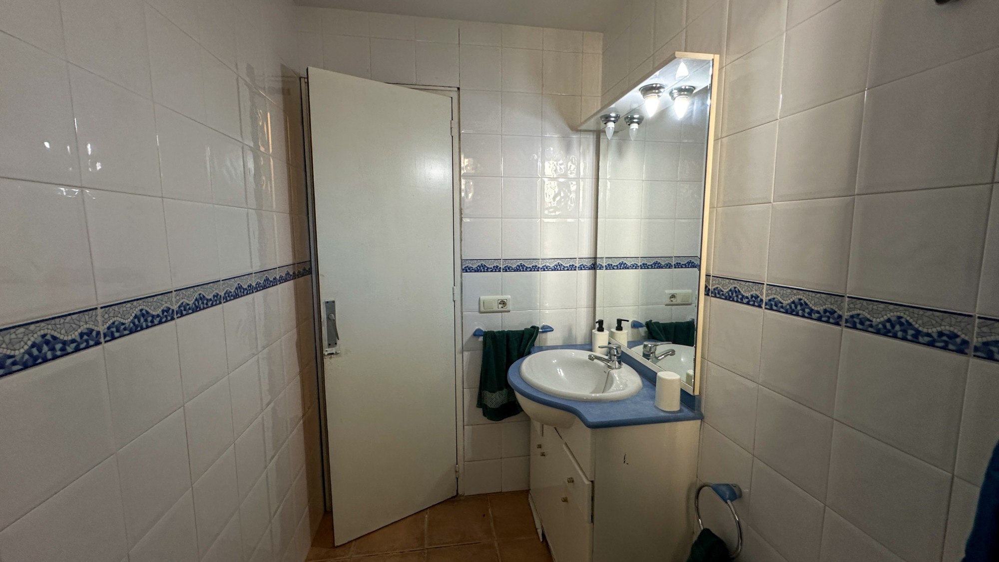 Resale - 4 Bedroom 2 Bathroom Villa in Orihuela Costa - Punta Prima  - Alicante