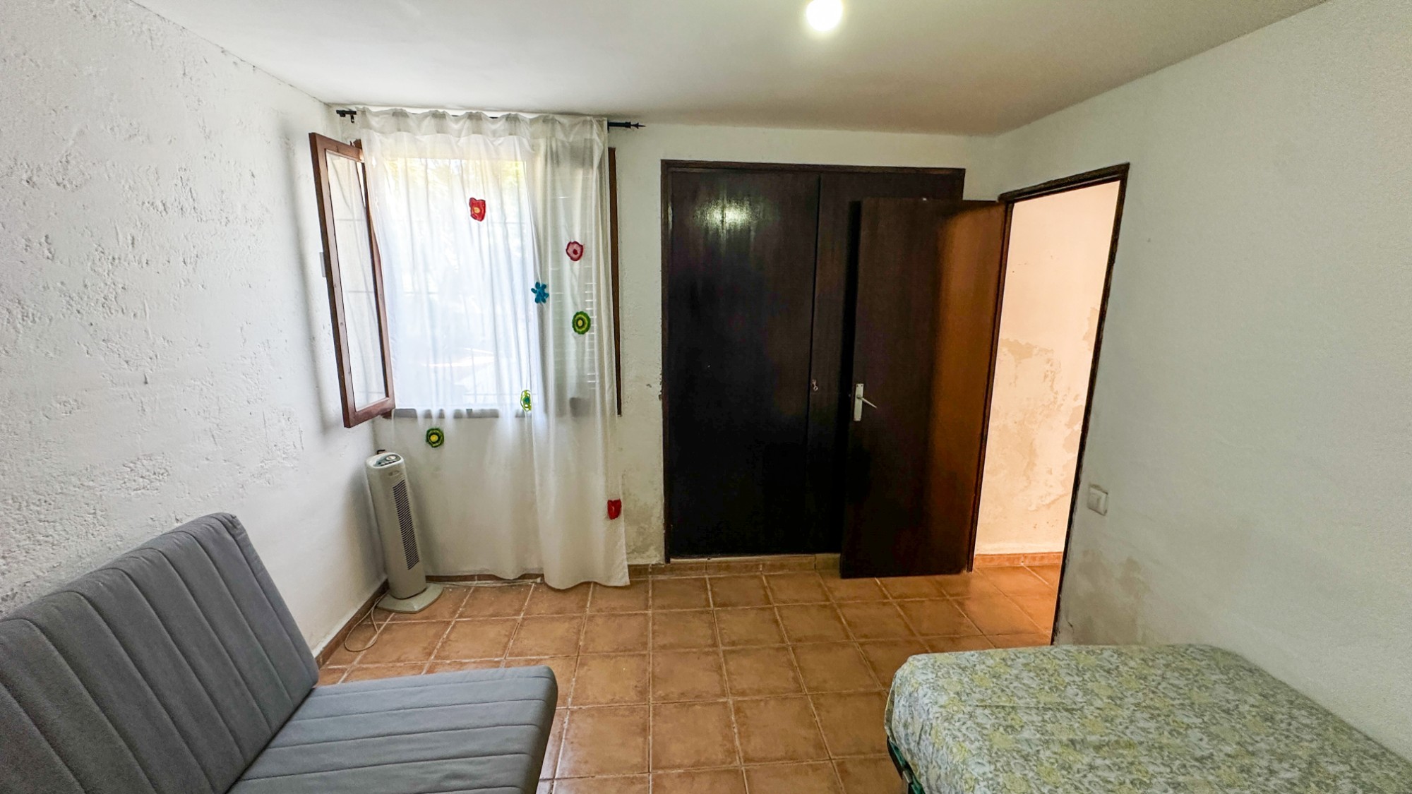 Resale - 4 Bedroom 2 Bathroom Villa in Orihuela Costa - Punta Prima  - Alicante