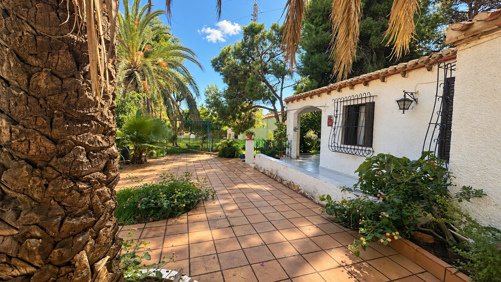 Resale - 4 Bedroom 2 Bathroom Villa in Orihuela Costa - Punta Prima  - Alicante