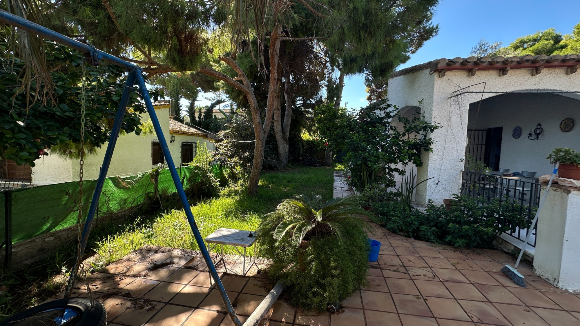 Resale - 4 Bedroom 2 Bathroom Villa in Orihuela Costa - Punta Prima  - Alicante