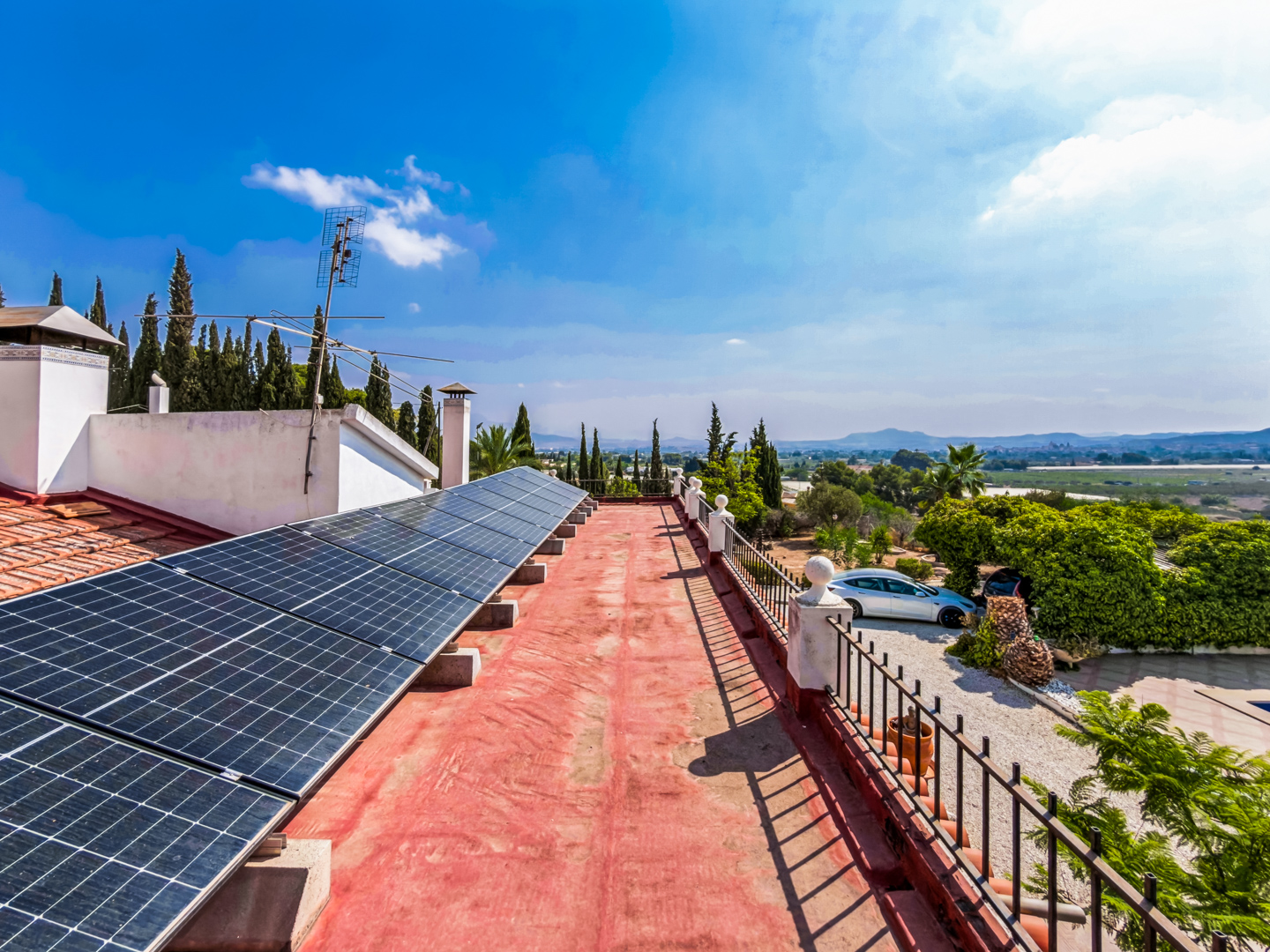 Resale - 4 Bed 3 Bath Villa with a private pool & parking in Aspe Alicante - av tres de agosto - Alicante
