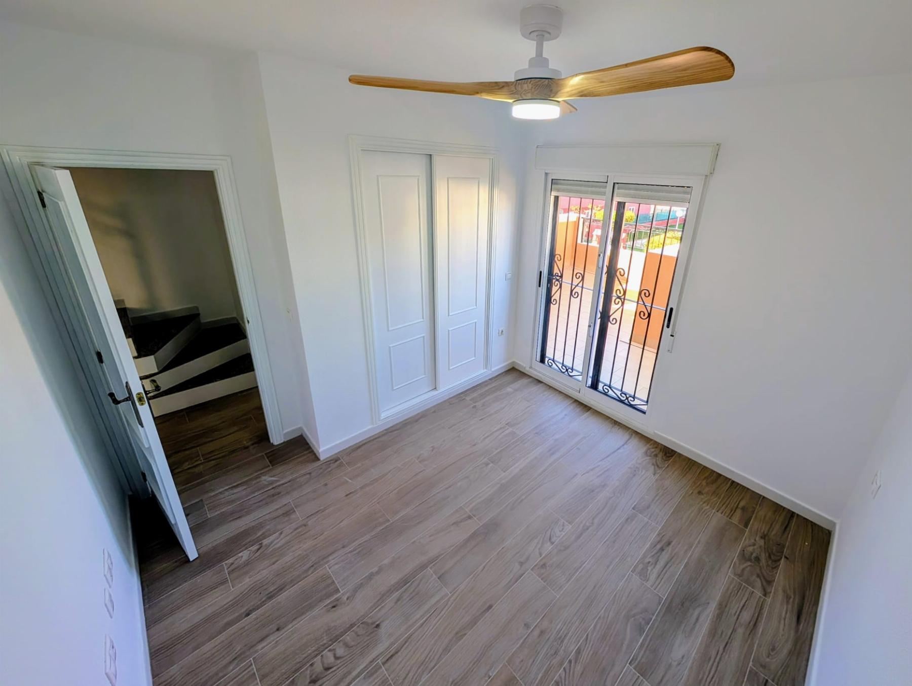 Resale - 3 Bedroom 2 Bathroom Chalet in Orihuela Costa - Dream Hills  - Alicante