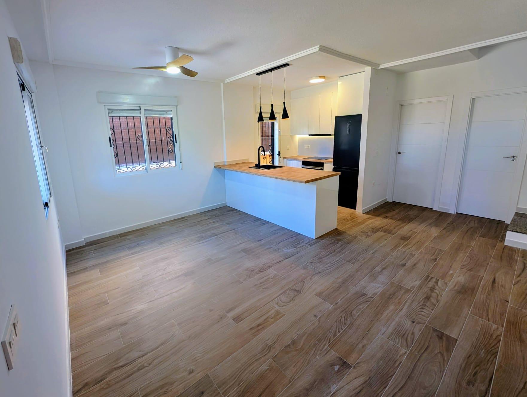 Resale - 3 Bedroom 2 Bathroom Chalet in Orihuela Costa - Dream Hills  - Alicante