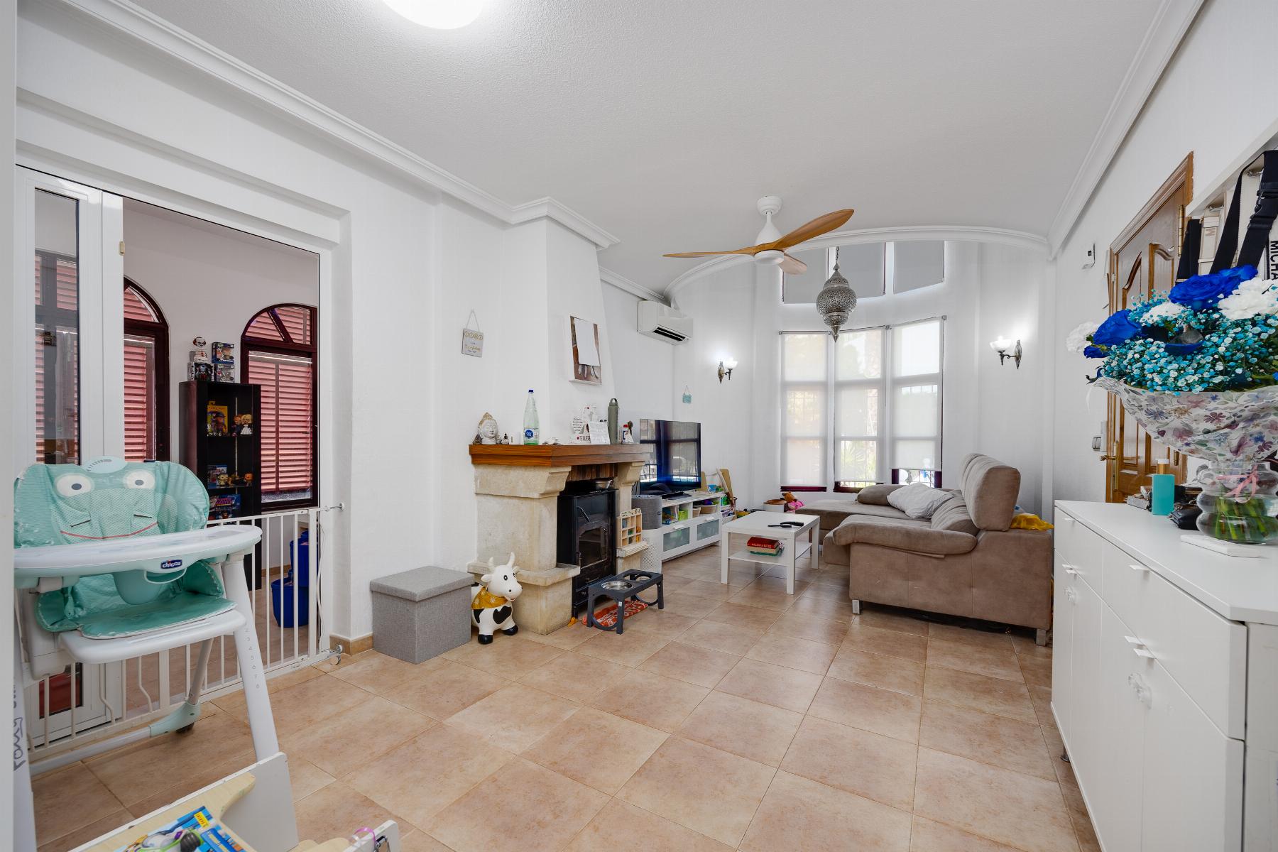 Resale - 3 Bedroom 2 Bathroom Chalet in San Fulgencio - LA MARINA  - Alicante