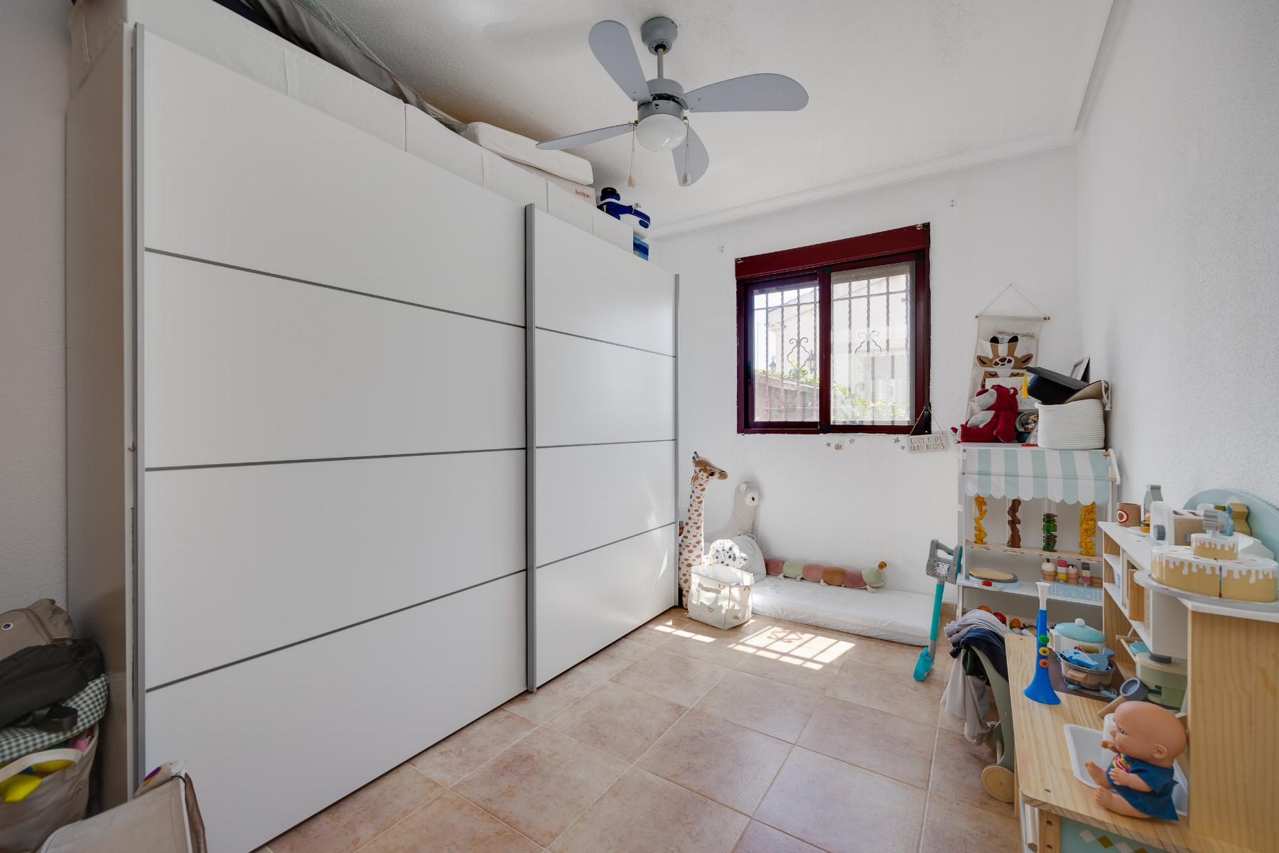 Resale - 3 Bedroom 2 Bathroom Chalet in San Fulgencio - LA MARINA  - Alicante