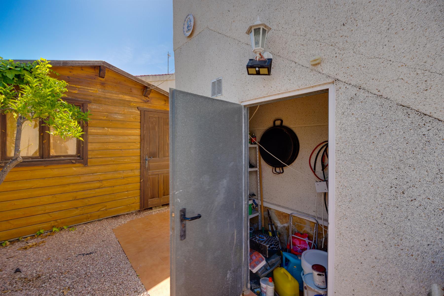 Resale - 3 Bedroom 2 Bathroom Chalet in San Fulgencio - LA MARINA  - Alicante