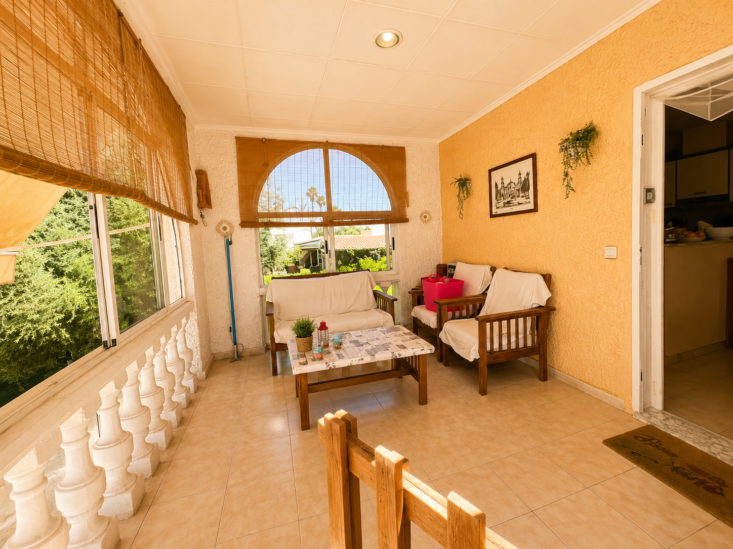 Resale - 5 Bedroom 2 Bathroom Villa in Torrevieja - La Siesta  - Alicante