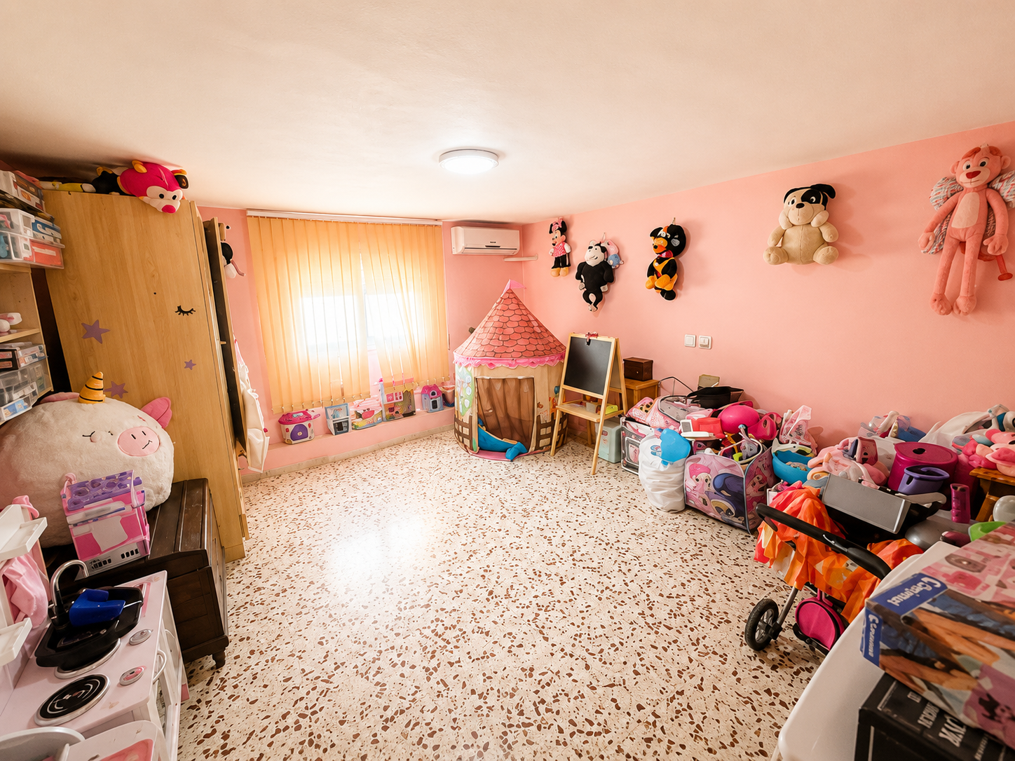 Resale - 5 Bedroom 2 Bathroom Villa in Torrevieja - La Siesta  - Alicante