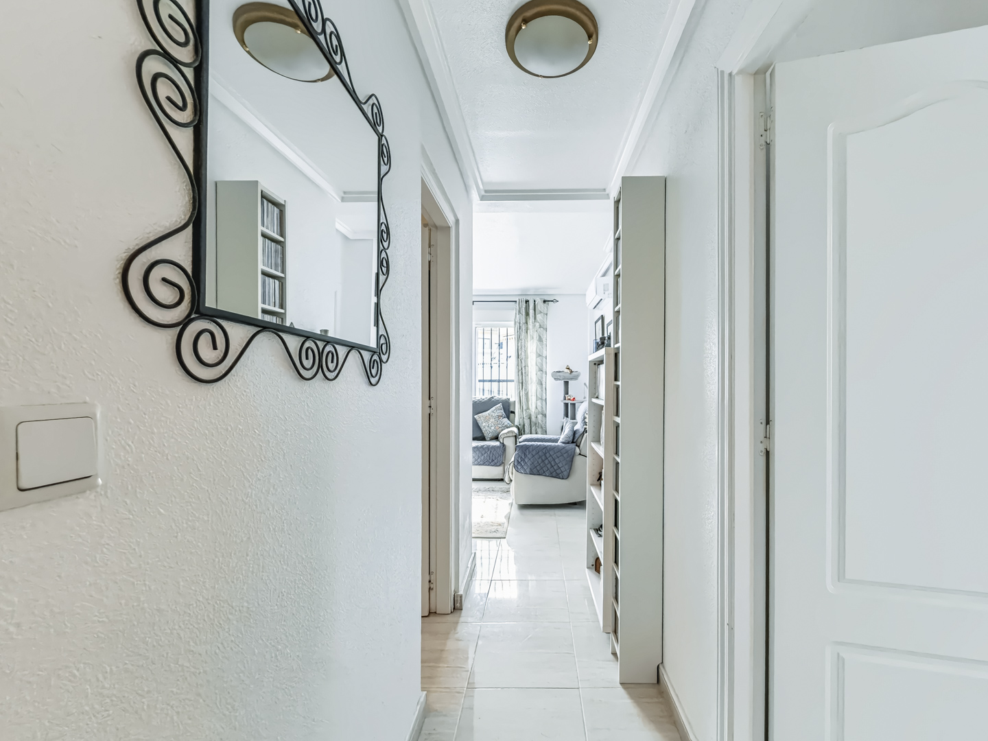 Resale - Exclusive 2 Bed 2 Bath corner plot Townhouse with a large garden and roof terrace with community pool in Ciudad Quesada - calle Onda - Alicante
