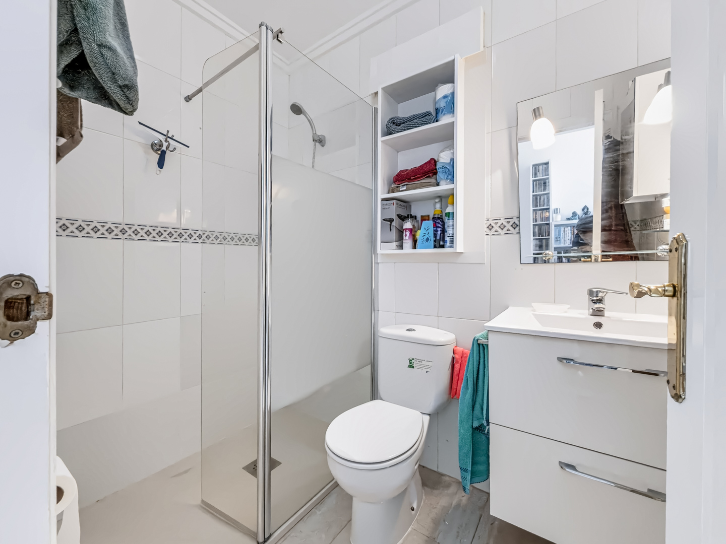 Resale - Exclusive 2 Bed 2 Bath corner plot Townhouse with a large garden and roof terrace with community pool in Ciudad Quesada - calle Onda - Alicante