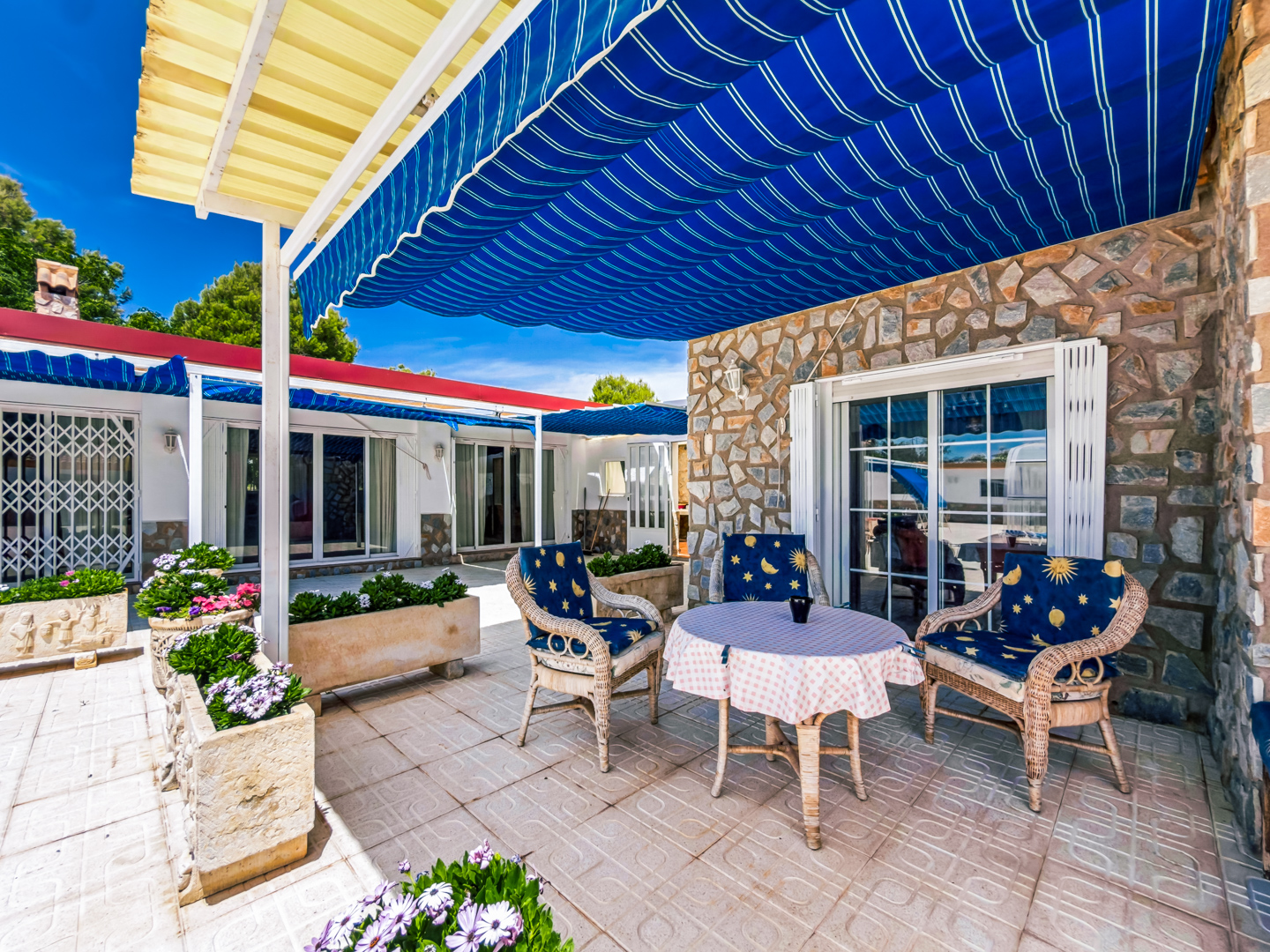 Resale - 6 Bed 4 Bath Villa with Pool and Large Plot with multiple garages in Fortuna  - calle baños 3 - Murcia