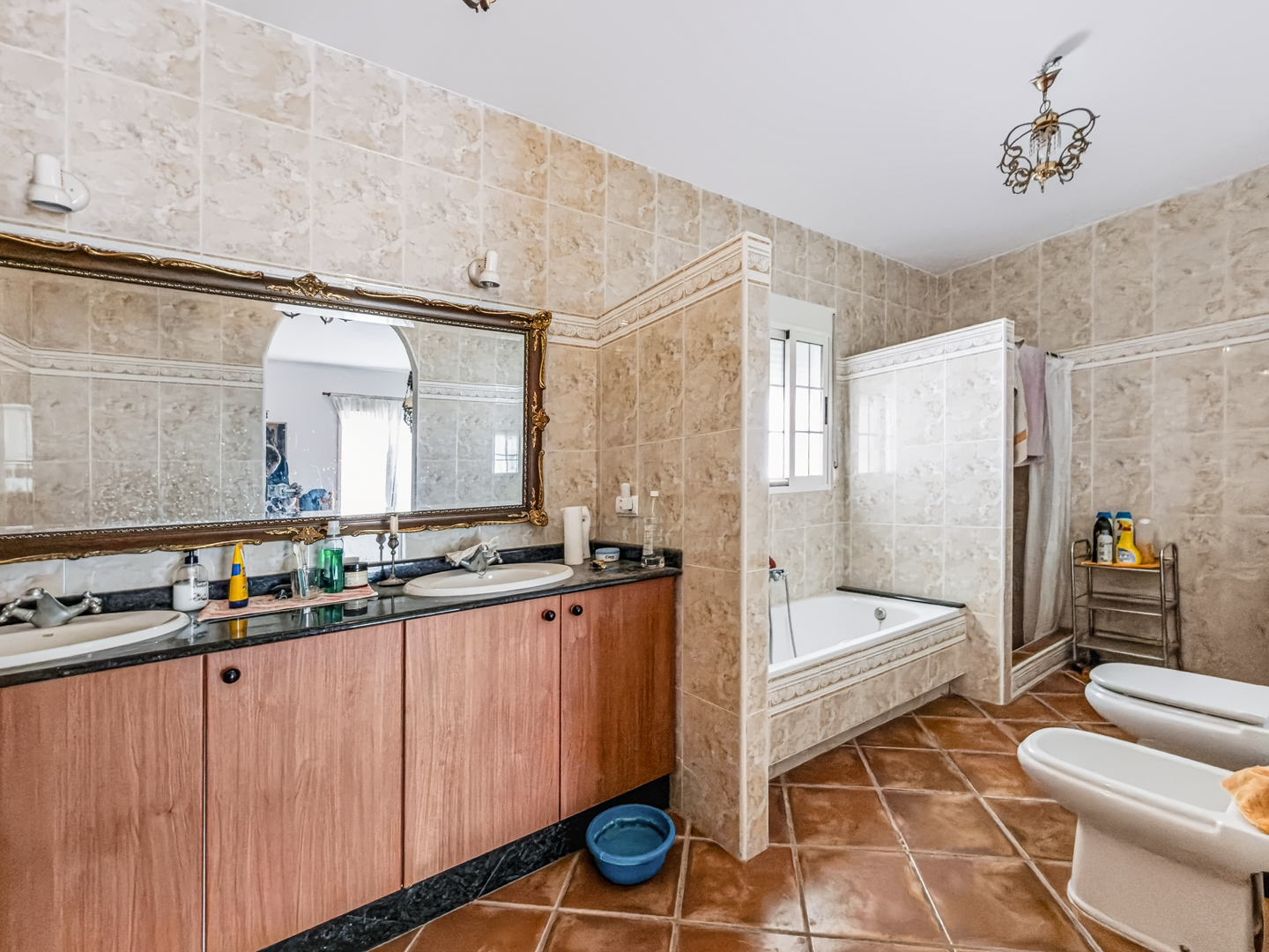 Resale - 6 Bed 4 Bath Villa with Pool and Large Plot with multiple garages in Fortuna  - calle baños 3 - Murcia