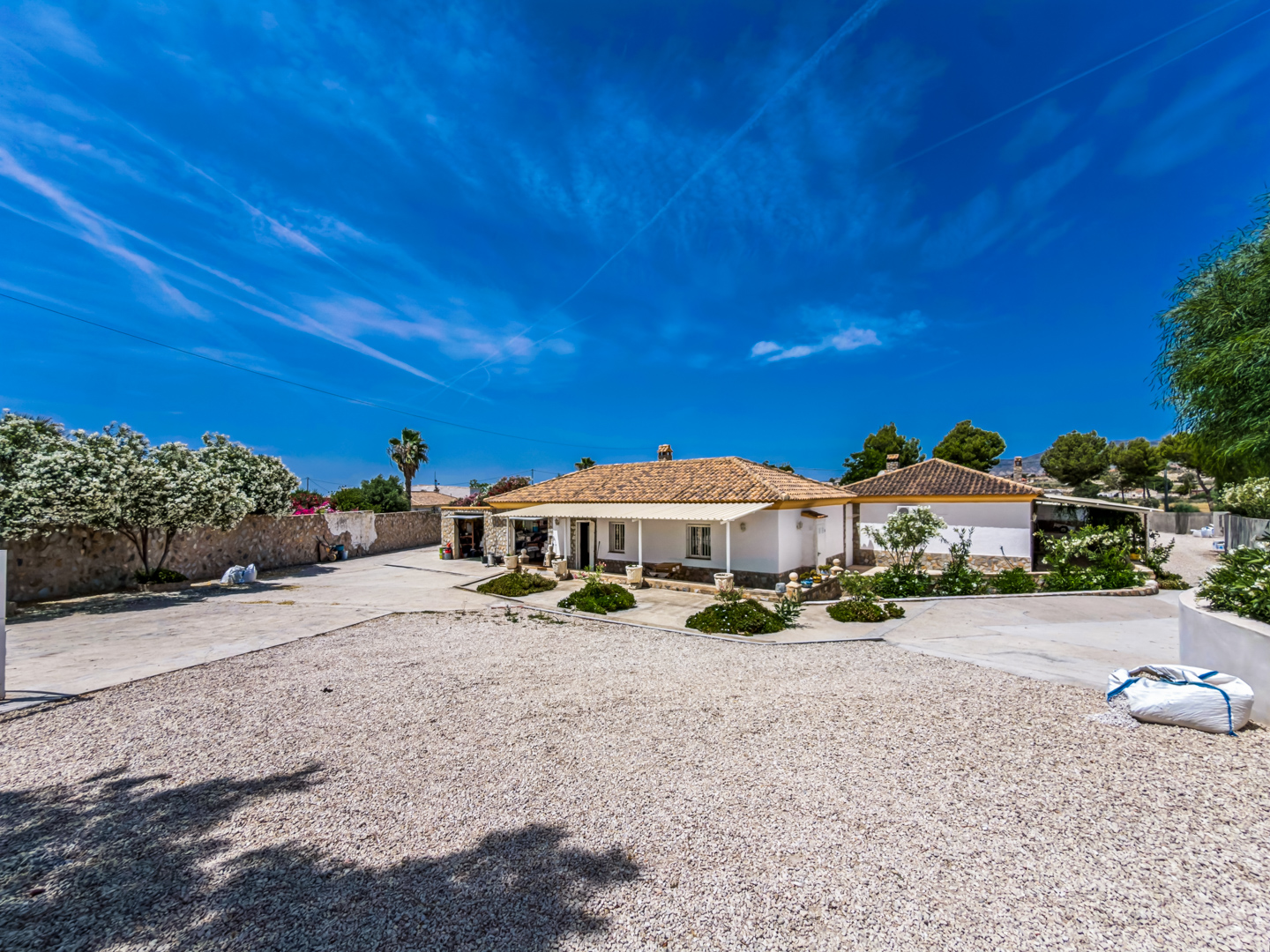 Resale - 6 Bed 4 Bath Villa with Pool and Large Plot with multiple garages in Fortuna  - calle baños 3 - Murcia