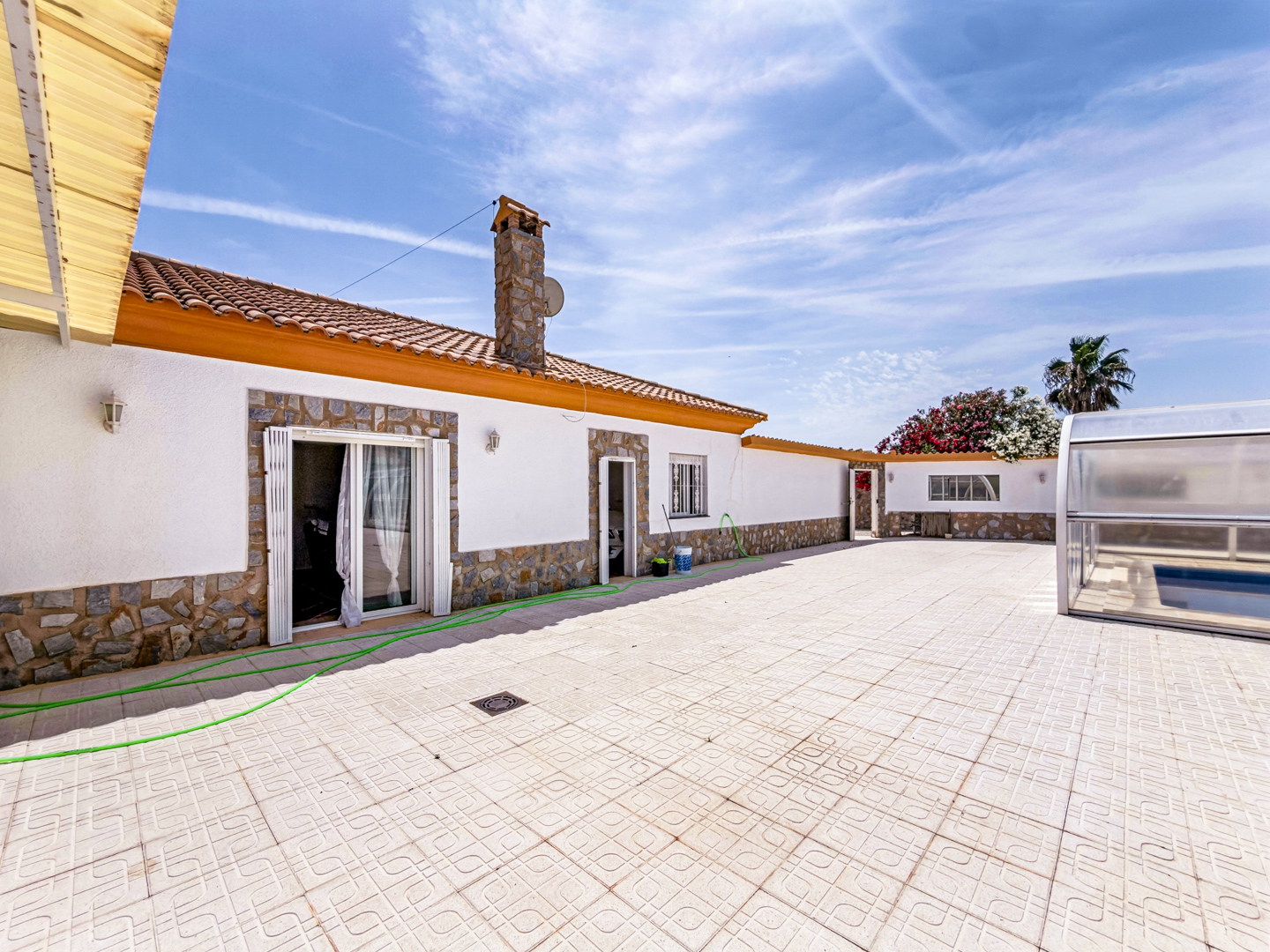 Resale - 6 Bed 4 Bath Villa with Pool and Large Plot with multiple garages in Fortuna  - calle baños 3 - Murcia