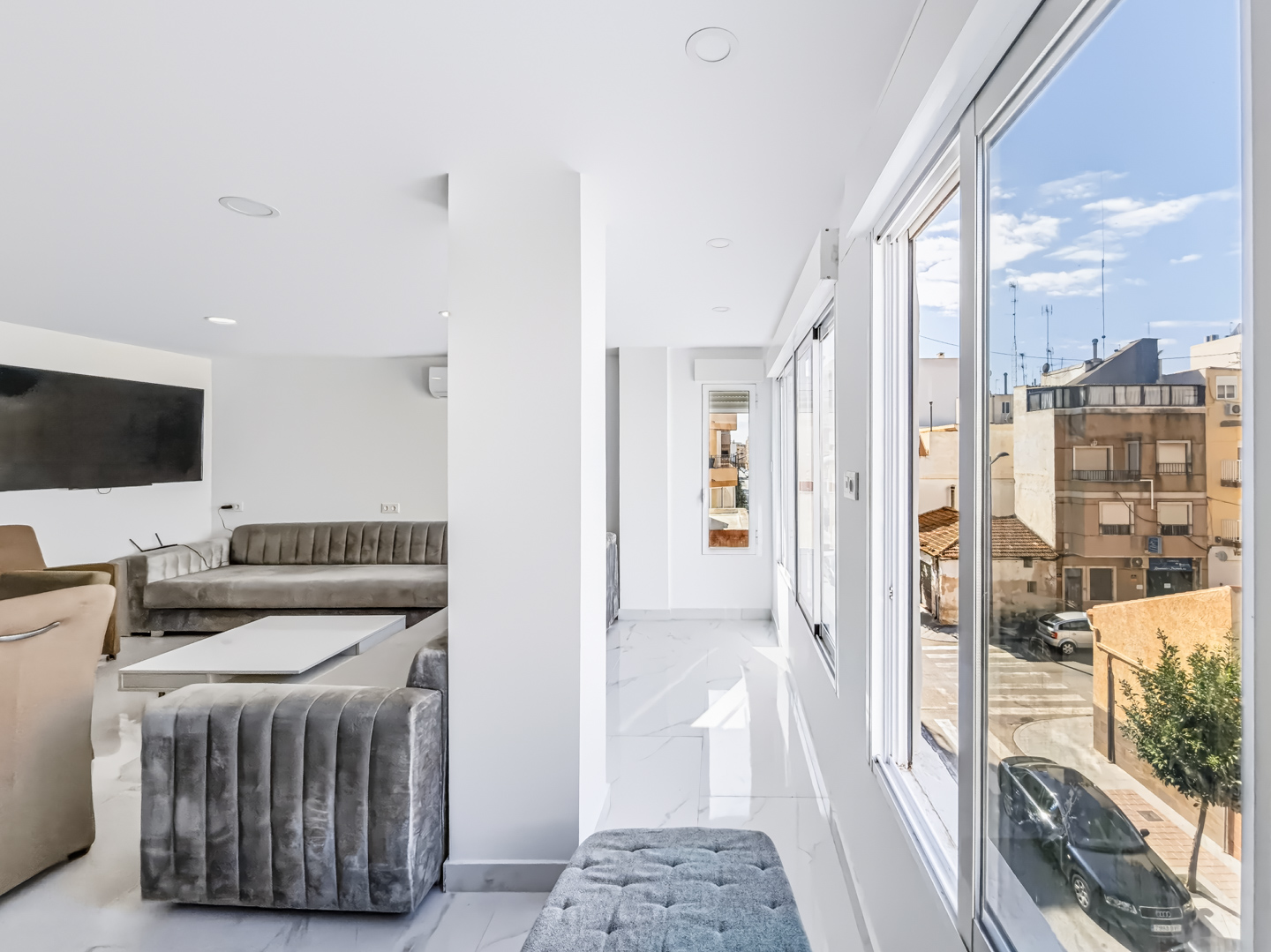 Resale - 3 Bed 2 Bath Penthouse Apartment with roof terrace in Guardamar del Segura Town Centre - carrer sant jaume  - Alicante
