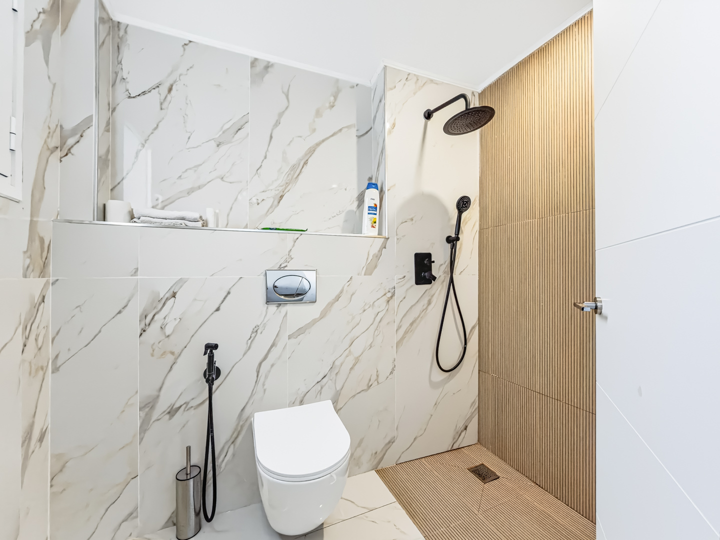 Resale - 3 Bed 2 Bath Penthouse Apartment with roof terrace in Guardamar del Segura Town Centre - carrer sant jaume  - Alicante