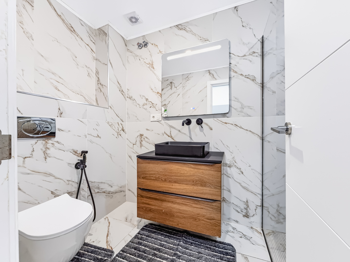 Resale - 3 Bed 2 Bath Penthouse Apartment with roof terrace in Guardamar del Segura Town Centre - carrer sant jaume  - Alicante