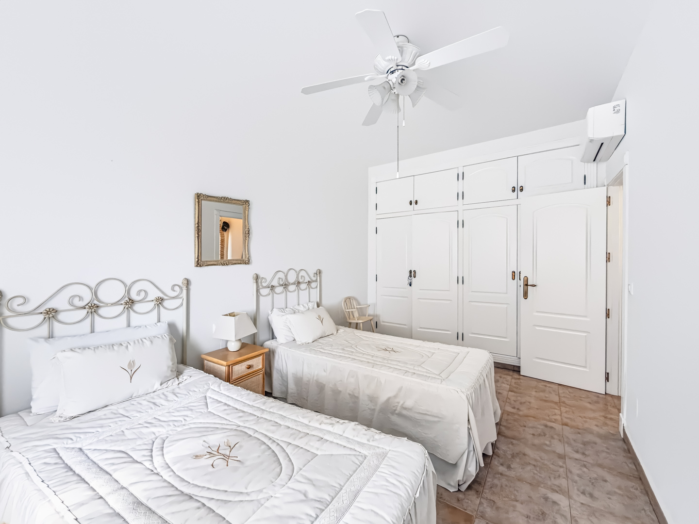 Resale - 6 bedroom 4 bathroom villa and cave house for sale in Las Casicas, Fortuna - paraje de las casicas - Murcia