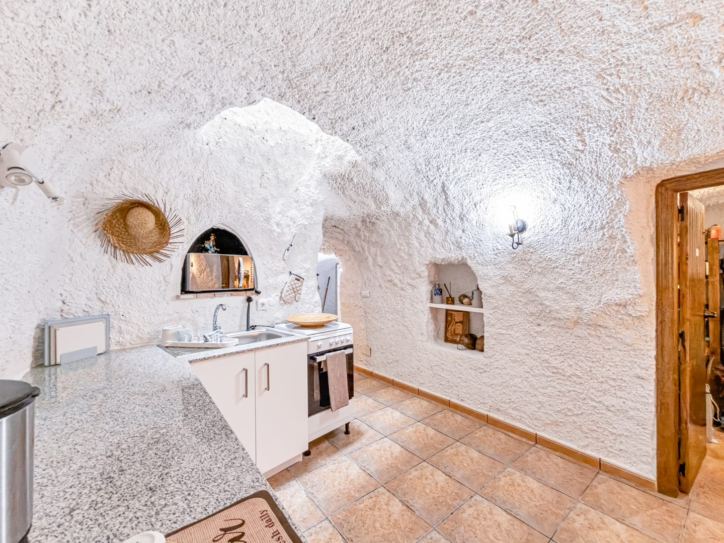 Resale - 6 bedroom 4 bathroom villa and cave house for sale in Las Casicas, Fortuna - paraje de las casicas - Murcia