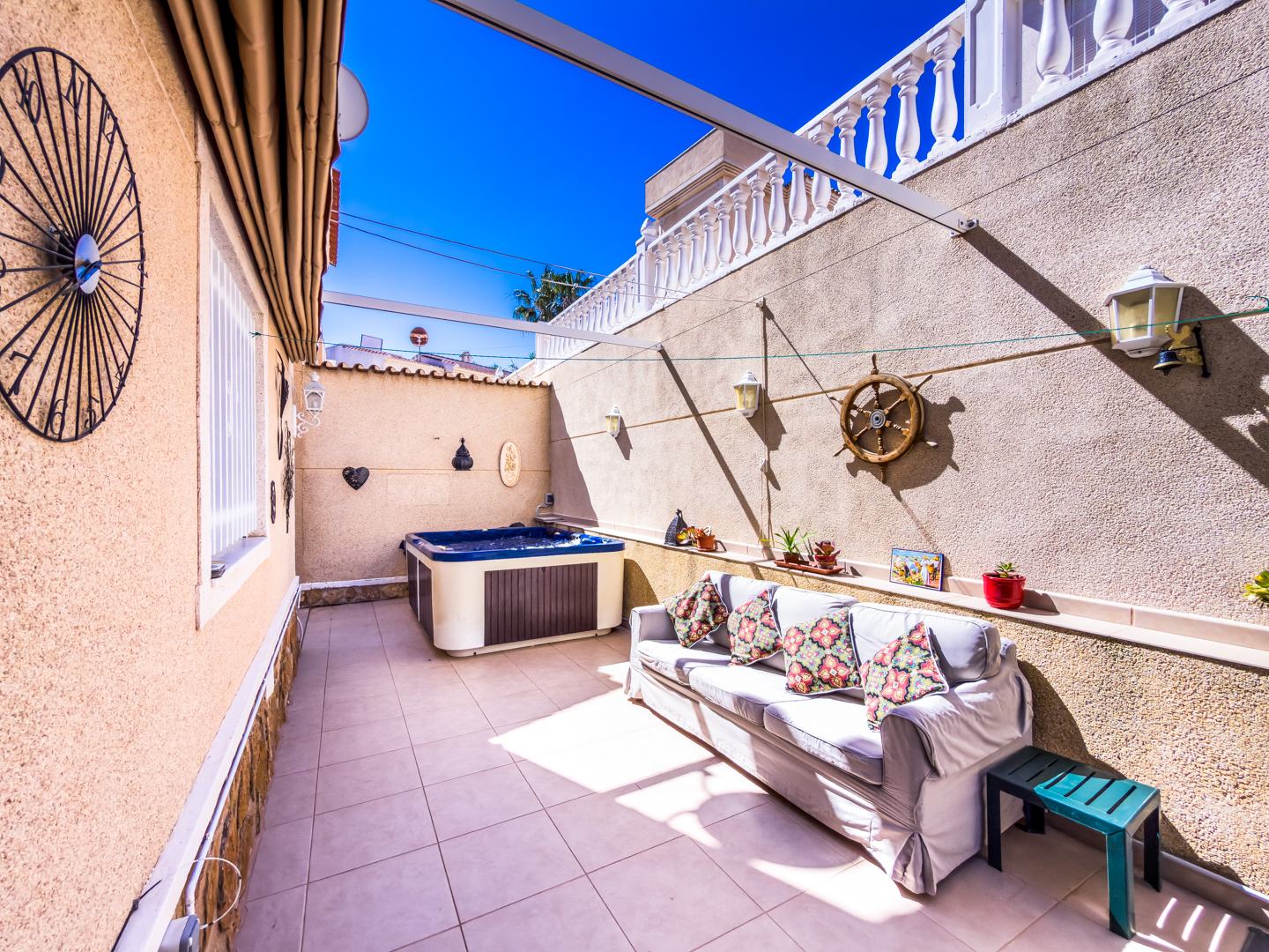 Resale - 3 Bed 3 bath Villa with Private Pool and Parking + Hot tub and Guest apartment in El Galan, Villamartin - calle marbella - Alicante